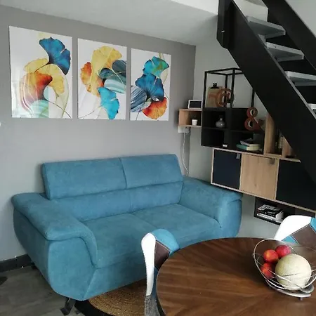 Les Estivales * אגדה