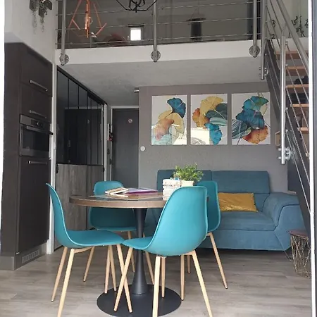 Les Estivales * אגדה